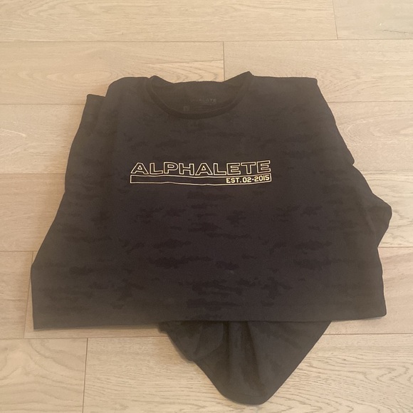 Alphalete crop top - Picture 2 of 3